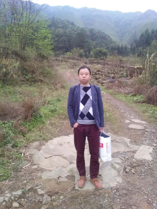 奋斗的第一张照片--福州相亲服务中心
