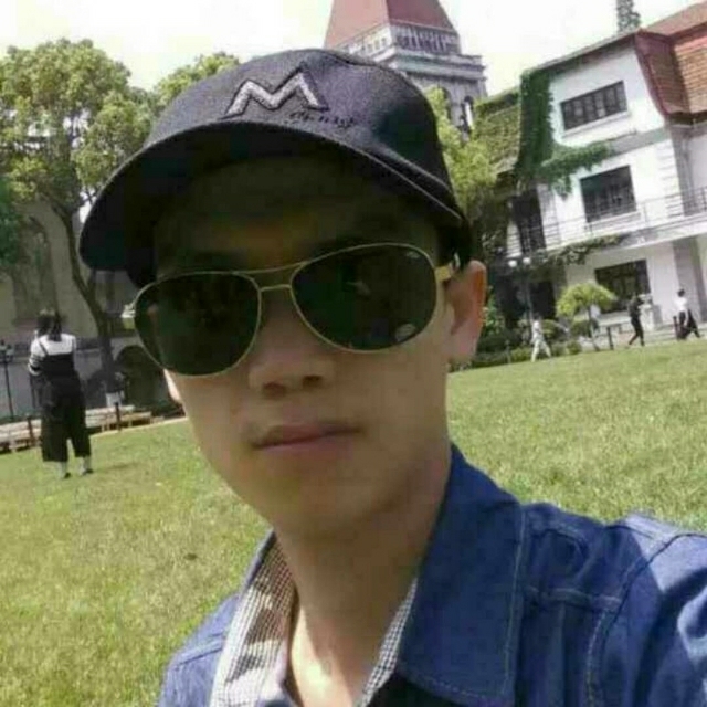 龙小华的第一张照片--福州相亲服务中心