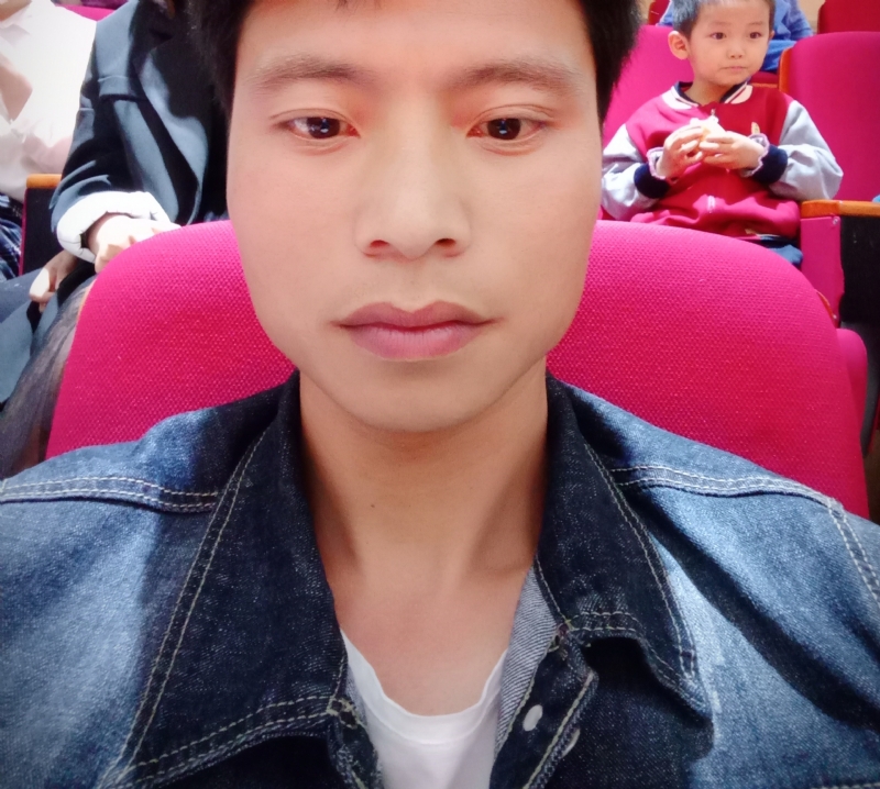 奋斗青年的第一张照片--福州相亲服务中心
