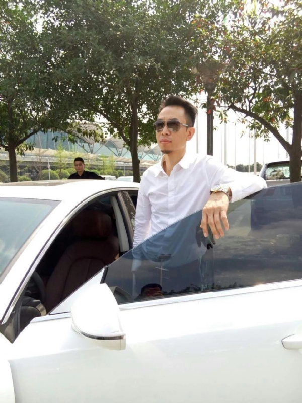 杨岳的第一张照片--福州相亲服务中心