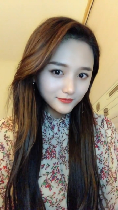 淡然一笑的第一张照片--福州相亲服务中心