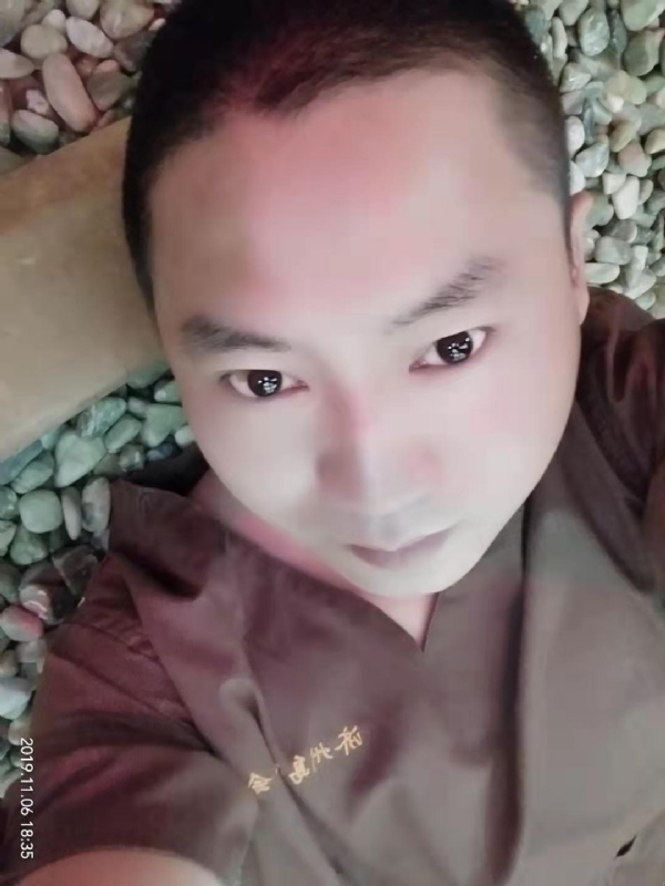 红枫叶的第一张照片--福州相亲服务中心