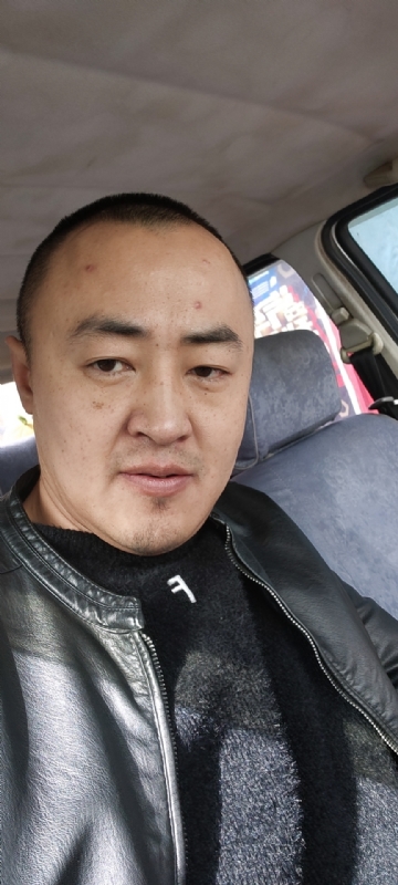 精神九哥的第一张照片--福州相亲服务中心