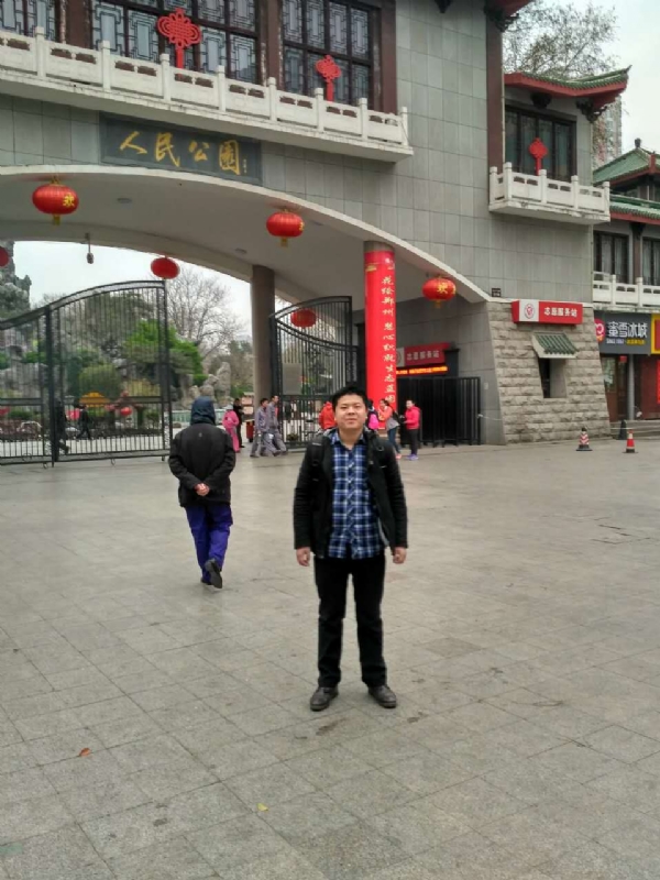 在奋斗的第一张照片--福州相亲服务中心