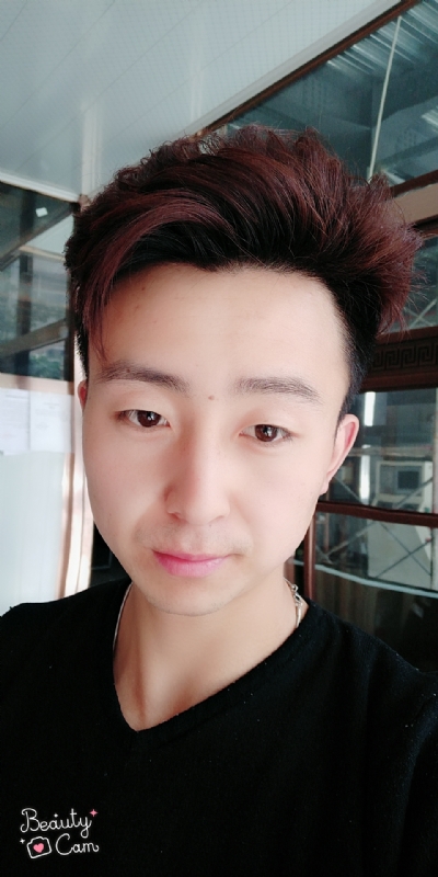 拼命微笑的第三张照片--福州相亲服务中心