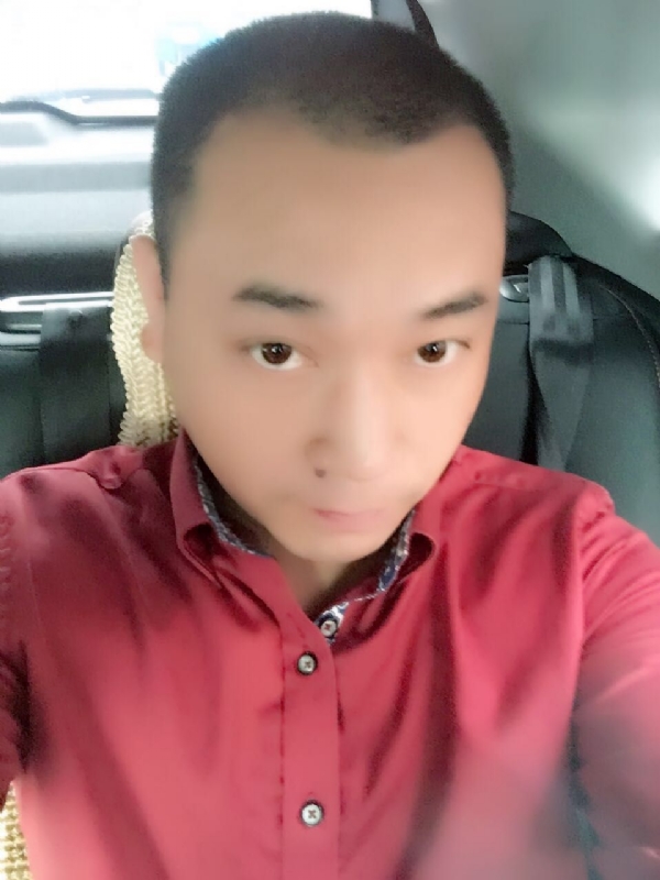 在一个路口等的第一张照片--福州相亲服务中心