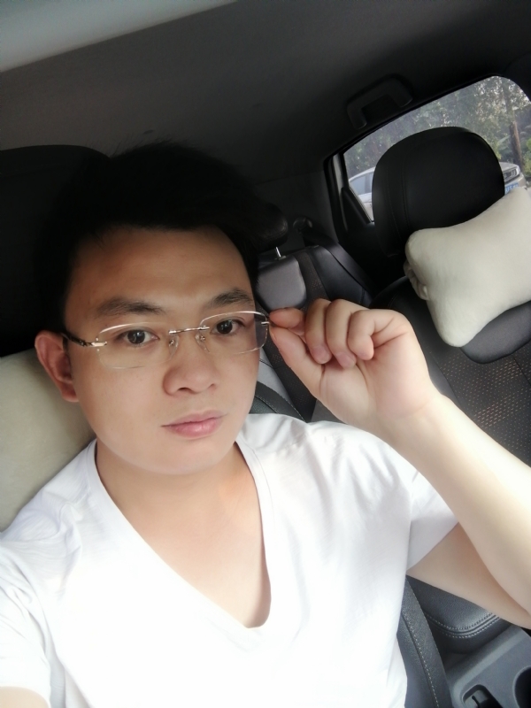 幸福的拥抱的第二张照片--福州相亲服务中心