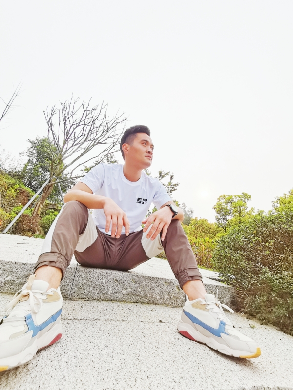 一个人，干净利落的第一张照片--福州相亲服务中心
