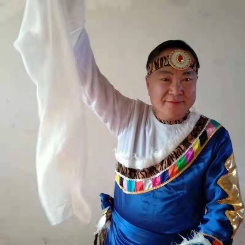 走在冷风中的第一张照片--福州相亲服务中心