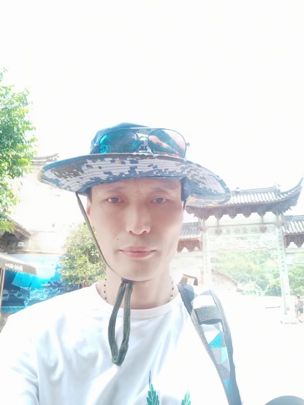 童群海的第一张照片--福州相亲服务中心
