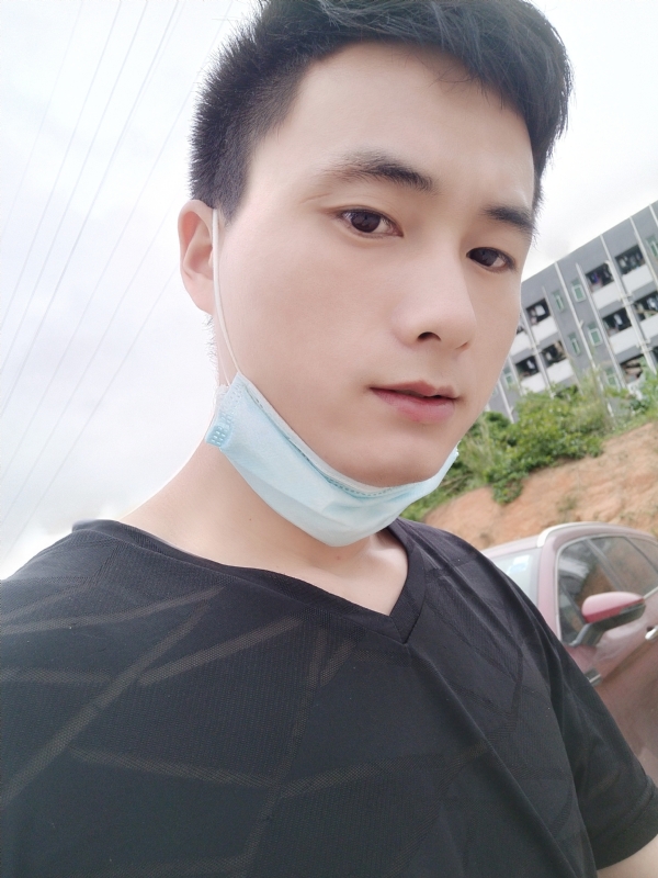 何凡的第二张照片--福州相亲服务中心