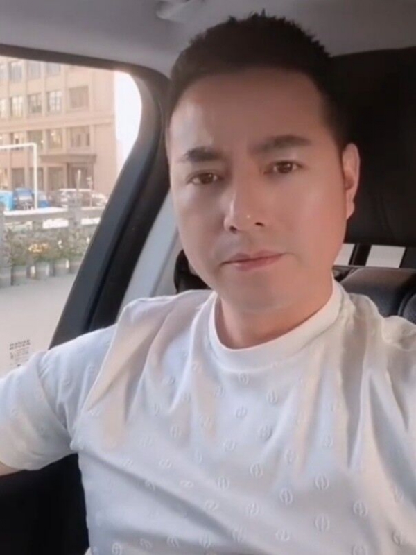 勿忘初心的第一张照片--福州相亲服务中心