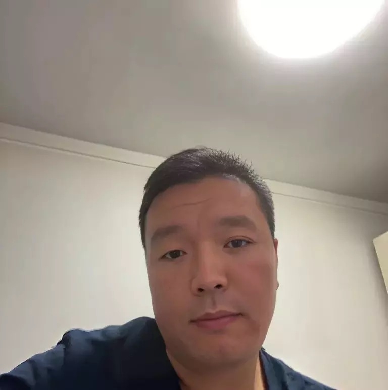 穿唐装的松鼠的第一张照片--福州相亲服务中心