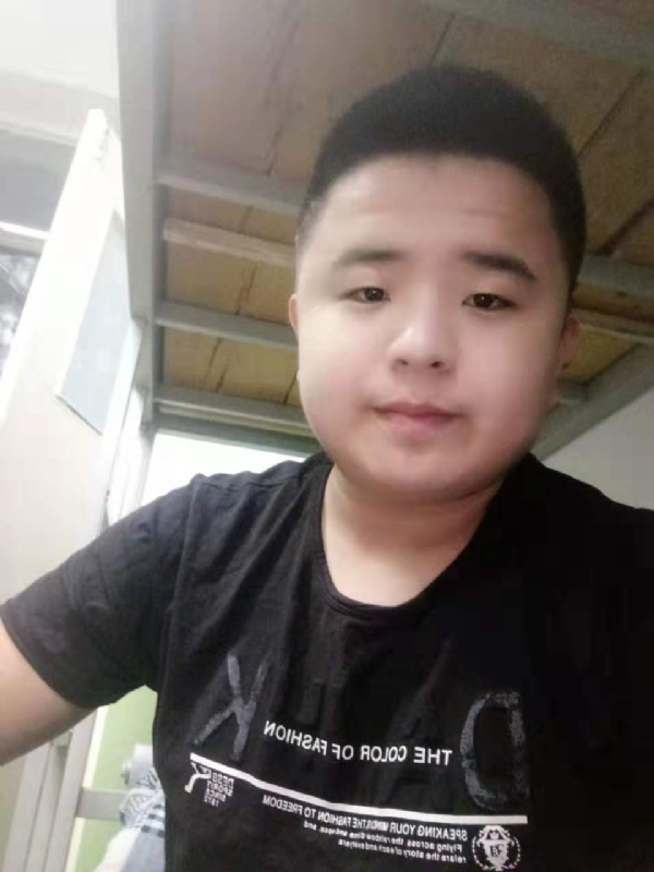 打小就爱淘气的第一张照片--福州相亲服务中心