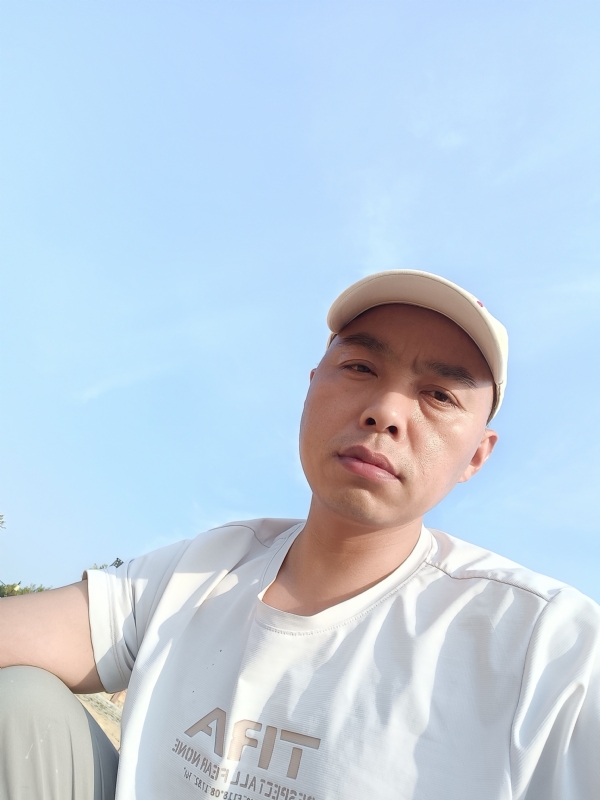 哥哥的第一张照片--福州相亲服务中心