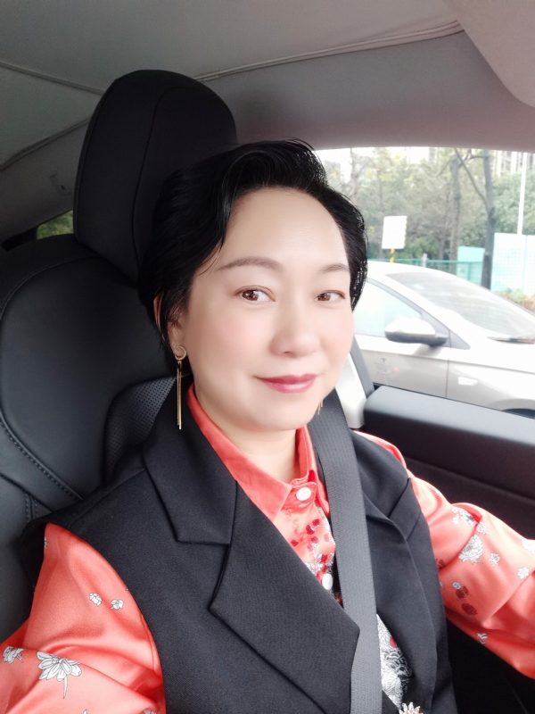艳阳天的第二张照片--福州相亲服务中心
