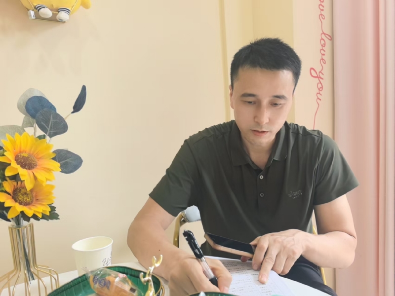 笑看一切的第二张照片--福州相亲服务中心