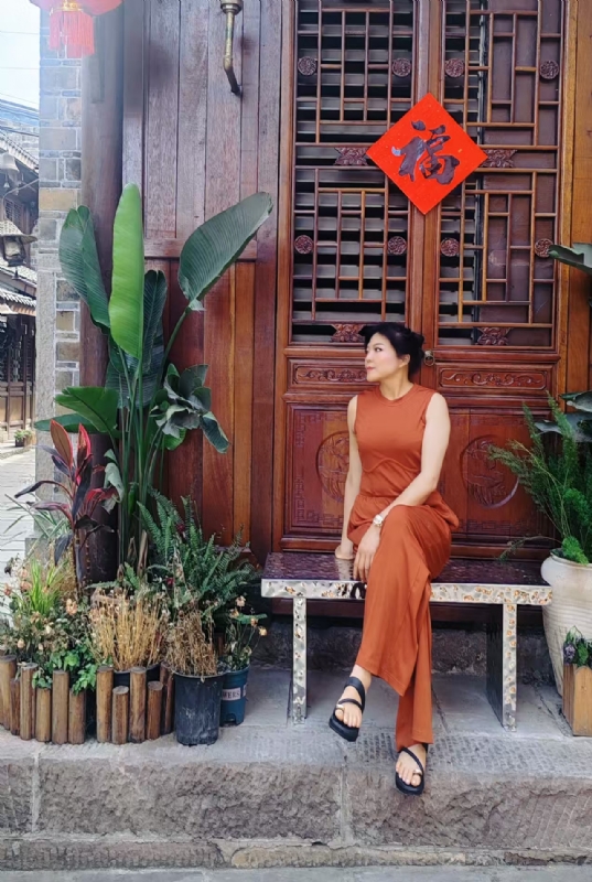 宛霞的第一张照片--福州相亲服务中心