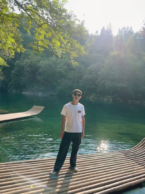 林言的第二张照片--福州相亲服务中心