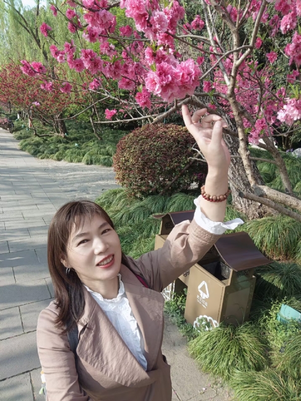 丽娜的第四张照片--福州相亲服务中心