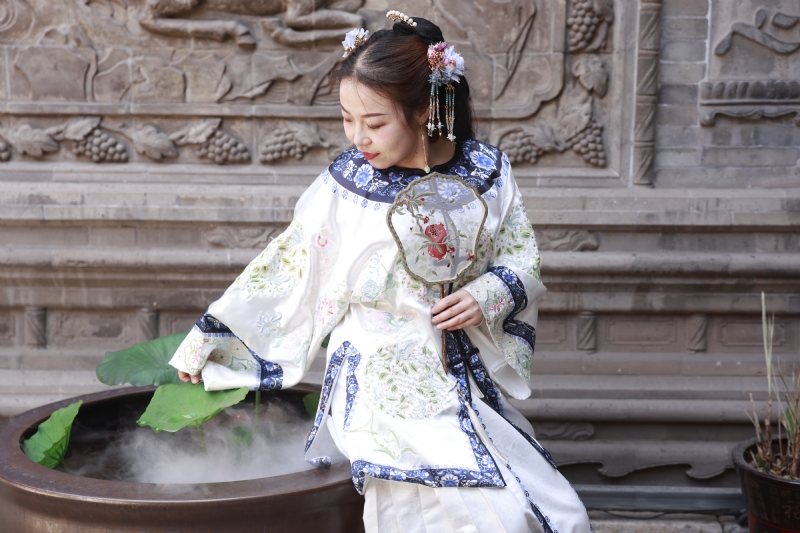 认真的雪的第一张照片--福州相亲服务中心